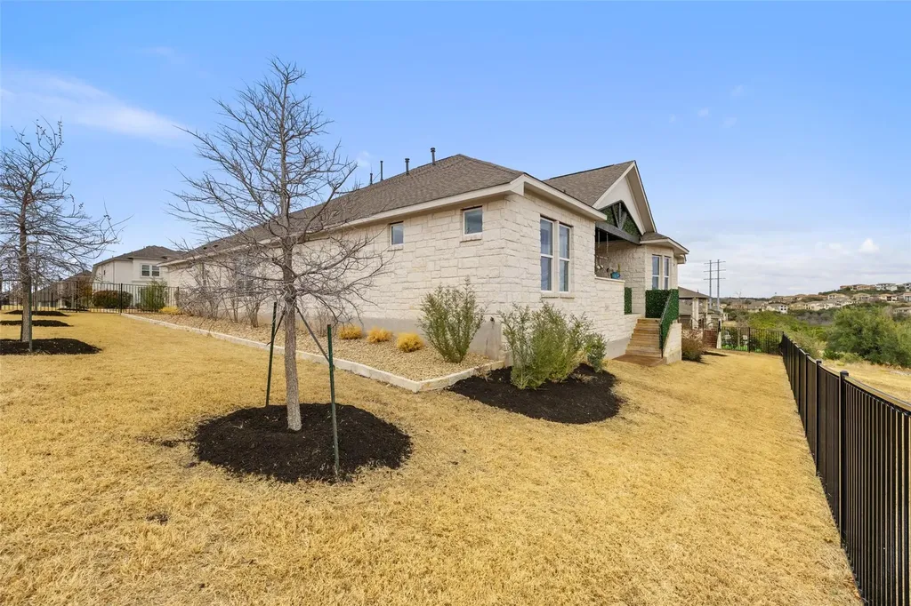 600 Bonfisk Bend Austin TX 78738
