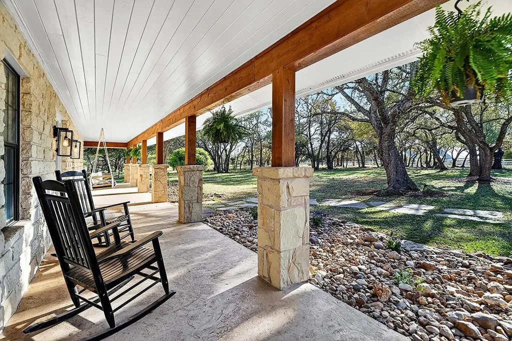 301 Medlin Creek Loop Dripping Springs TX 78620