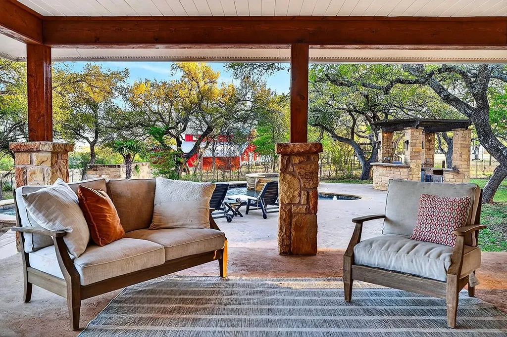 301 Medlin Creek Loop Dripping Springs TX 78620
