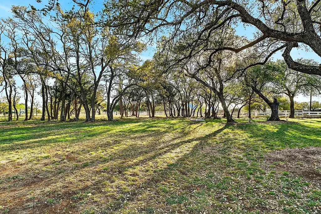 301 Medlin Creek Loop Dripping Springs TX 78620