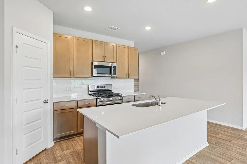 5513 Sacra Cove Austin TX 78747