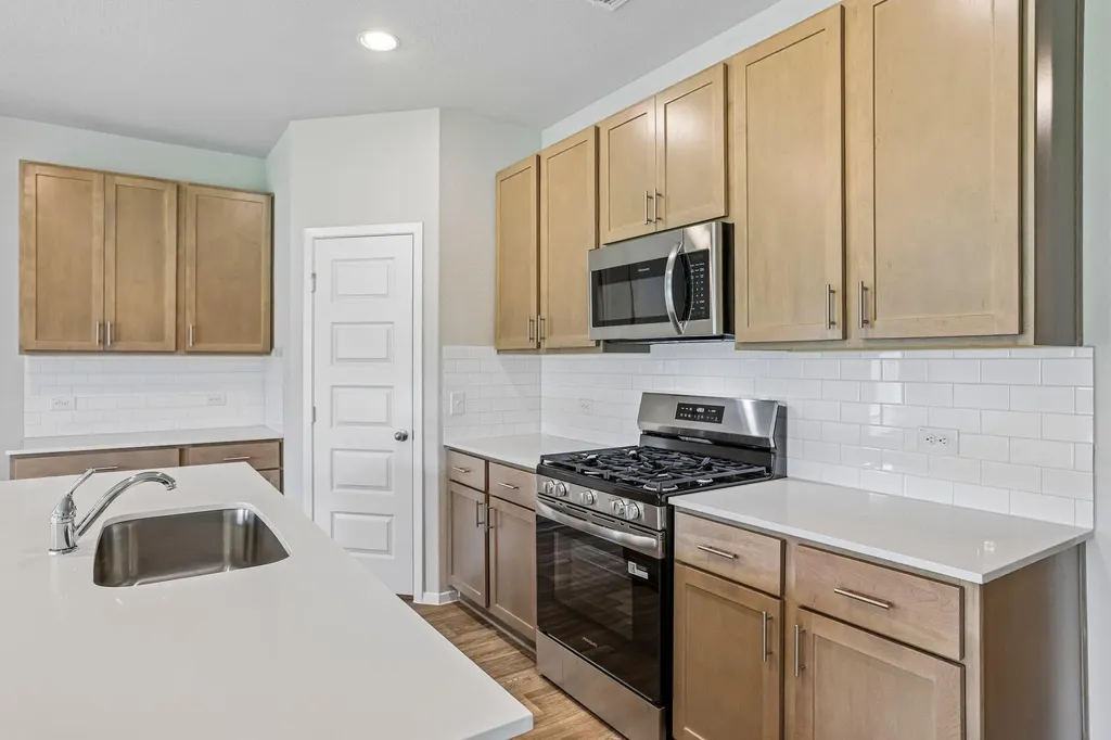 5513 Sacra Cove Austin TX 78747