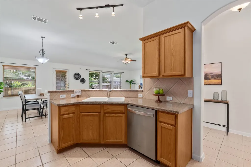 122 Copperwood Loop Round Rock TX 78665