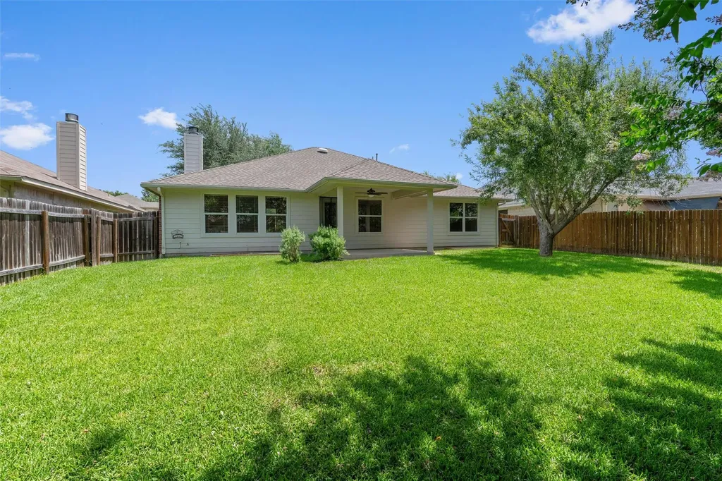 122 Copperwood Loop Round Rock TX 78665