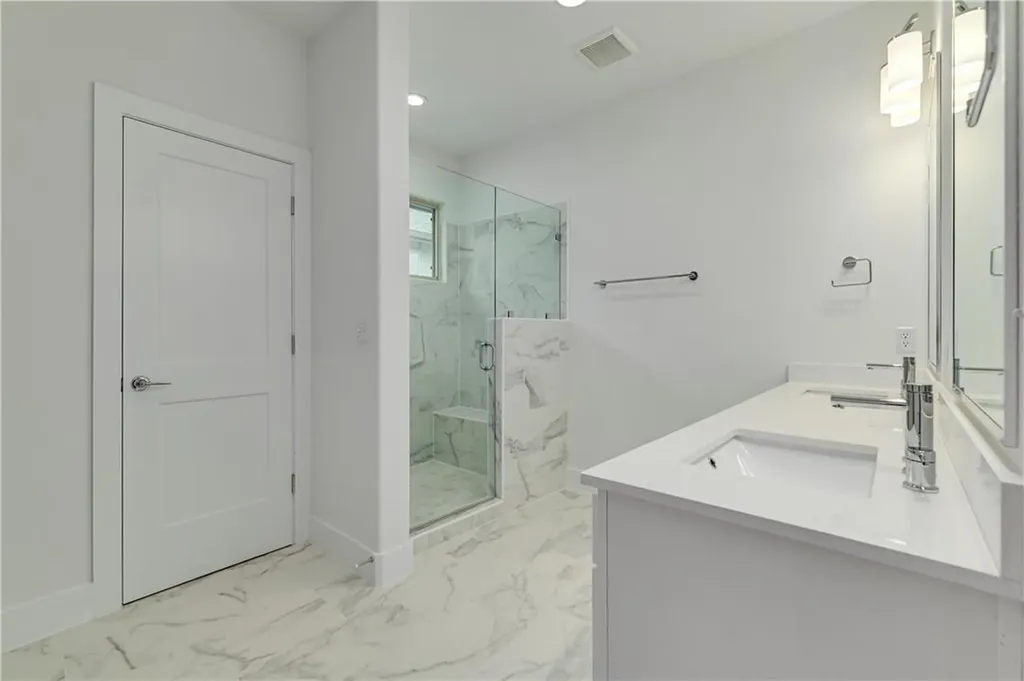 5315 La Crosse 8 Avenue Austin TX 78739
