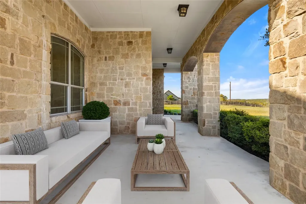 118 Landons Way Blanco TX 78606