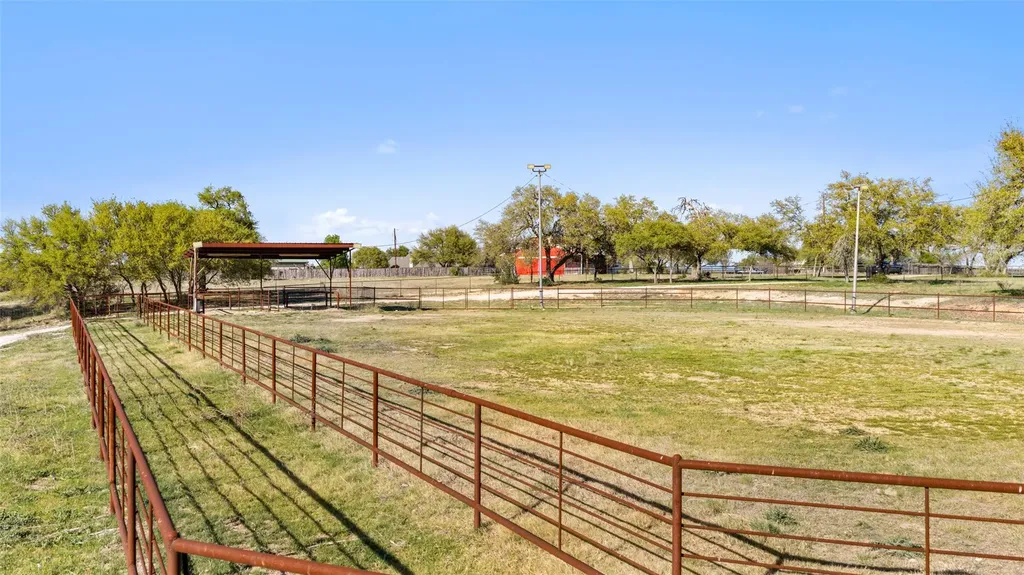 118 Landons Way Blanco TX 78606