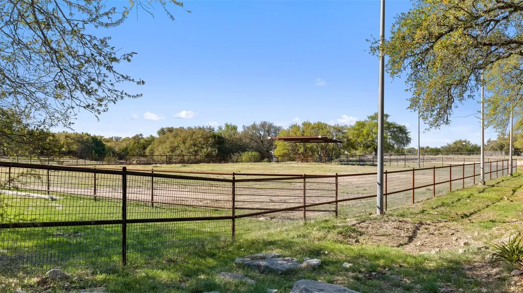 118 Landons Way Blanco TX 78606