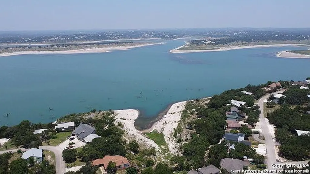 1416 Canyon Edge Canyon Lake TX 78133