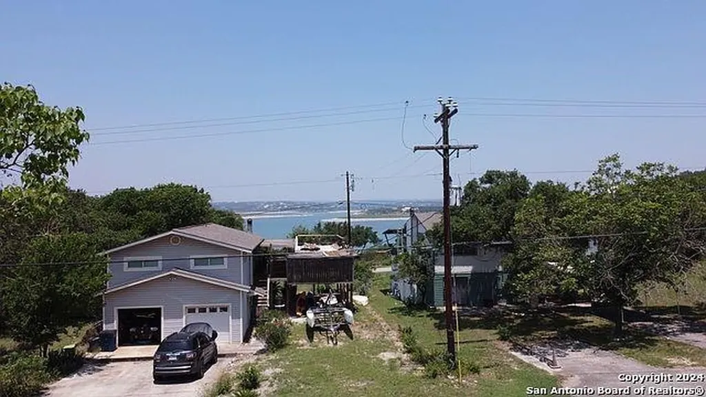 1416 Canyon Edge Canyon Lake TX 78133