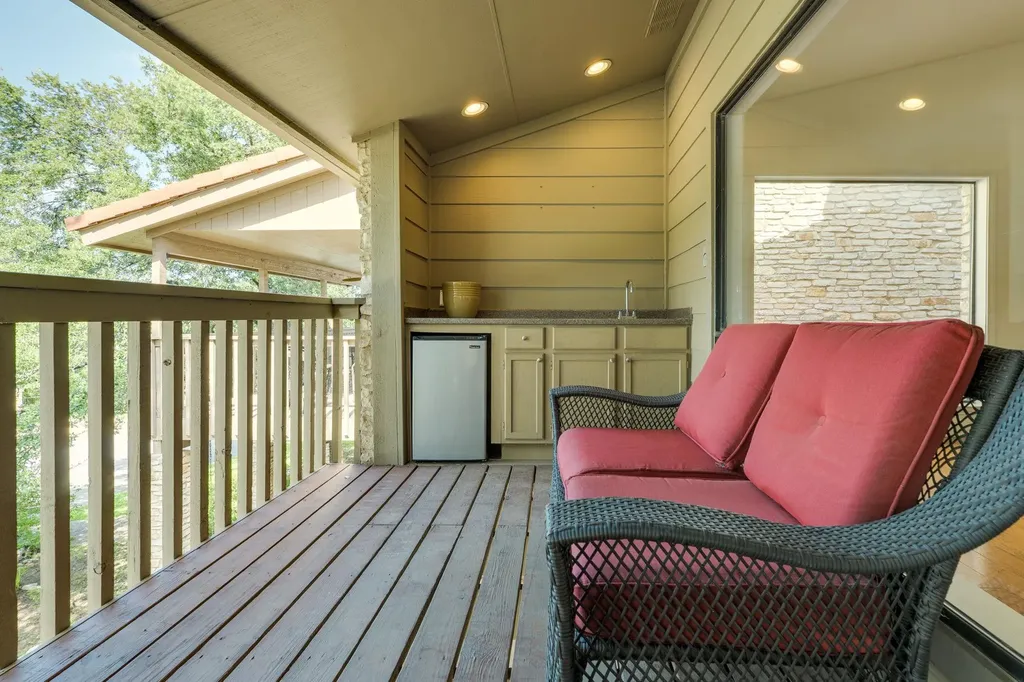 103 Crescent Bluff Lakeway TX 78734