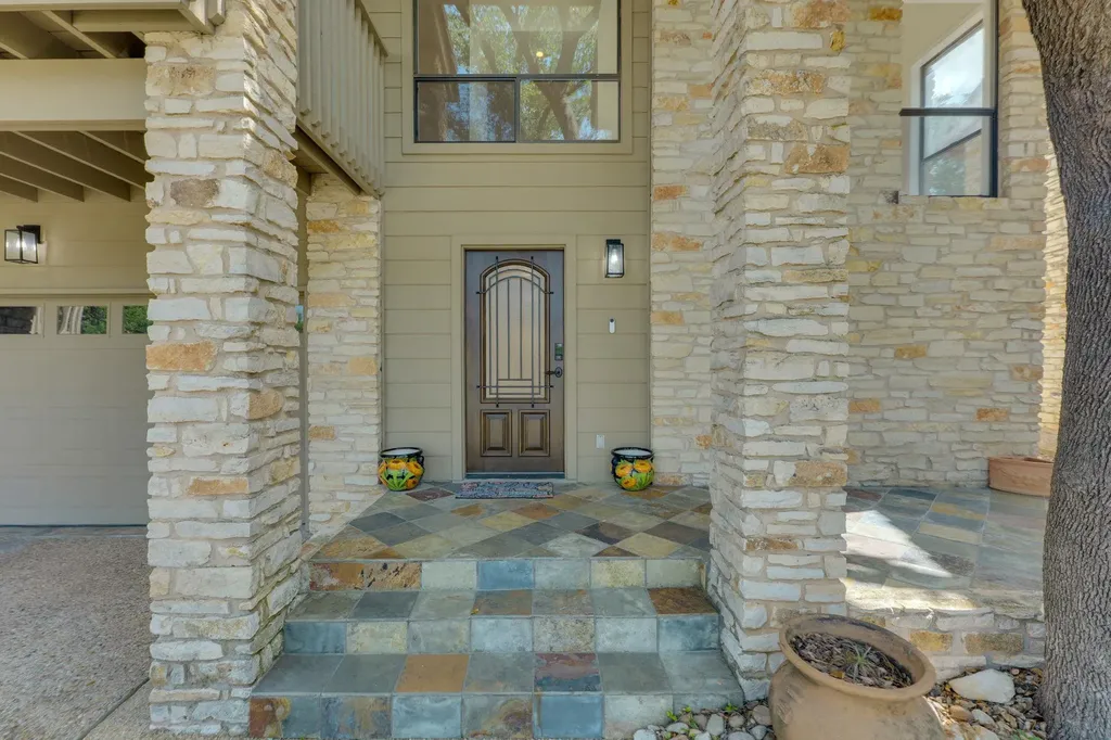 103 Crescent Bluff Lakeway TX 78734