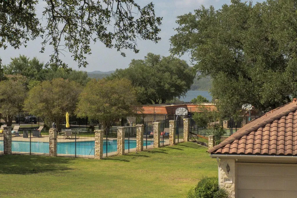 103 Crescent Bluff Lakeway TX 78734