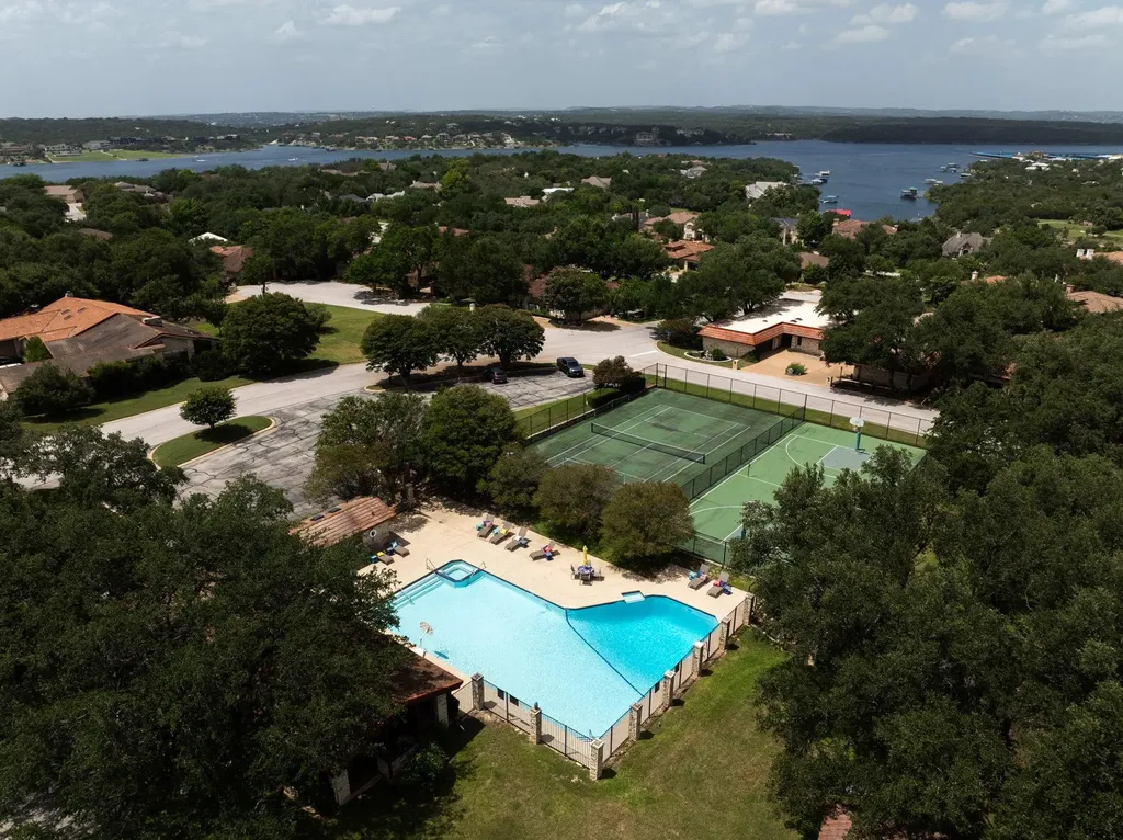 103 Crescent Bluff Lakeway TX 78734