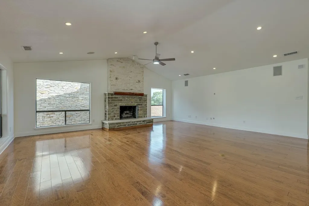 103 Crescent Bluff Lakeway TX 78734