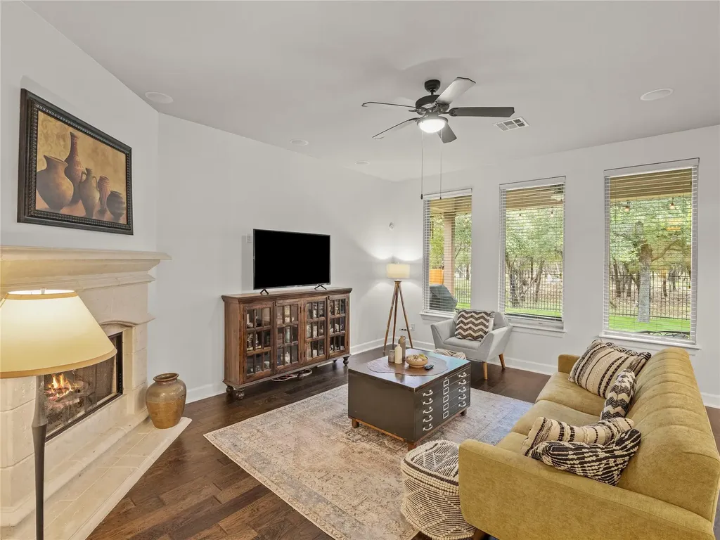 3869 Skyview Way Round Rock TX 78681