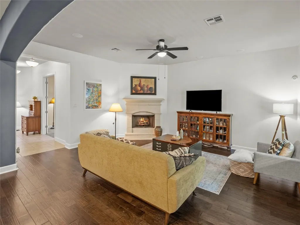 3869 Skyview Way Round Rock TX 78681