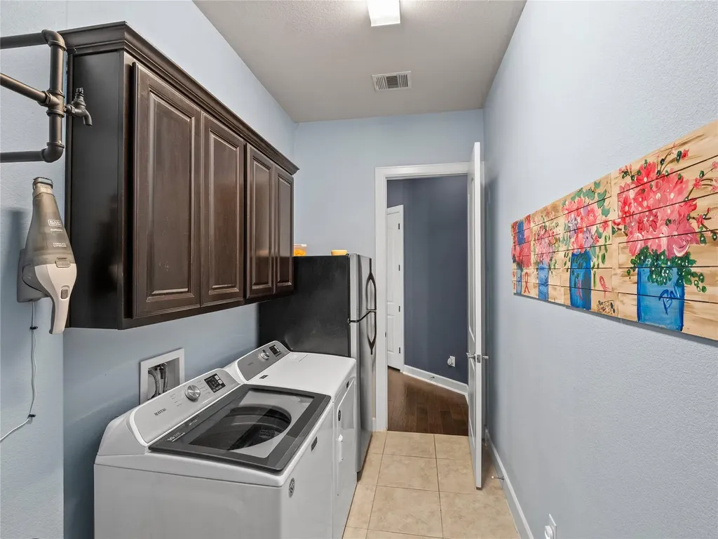 3869 Skyview Way Round Rock TX 78681