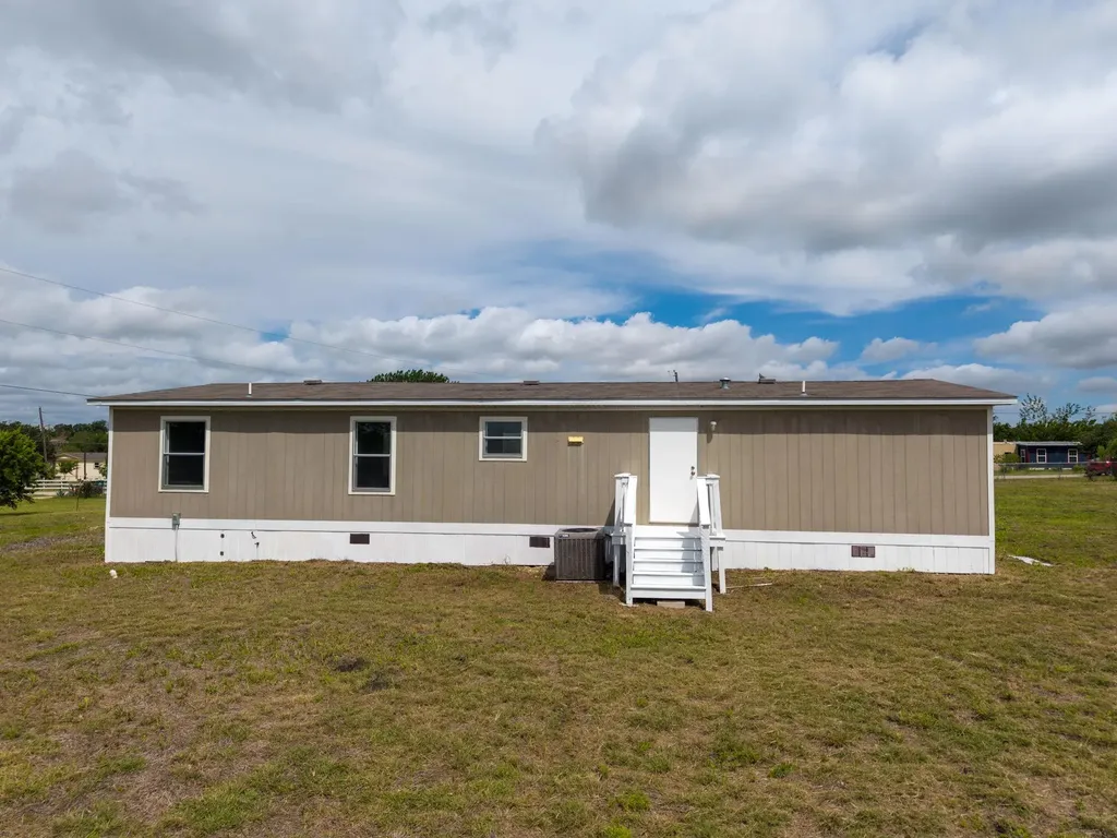 107 Appaloosa Drive Kyle TX 78640