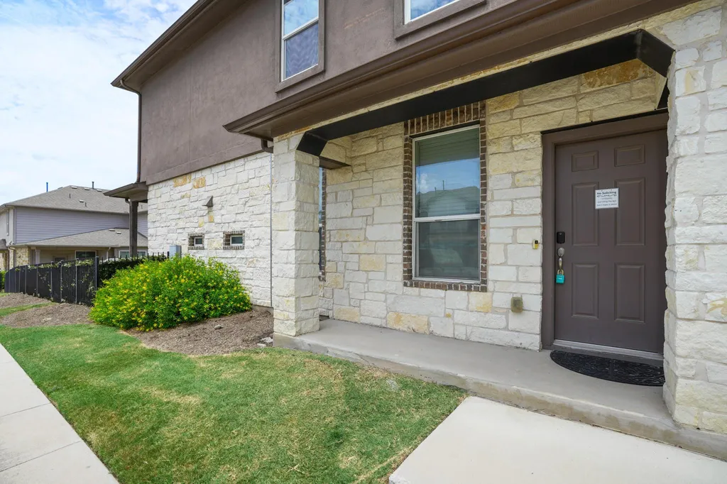 400 Epiphany Lane Pflugerville TX 78660