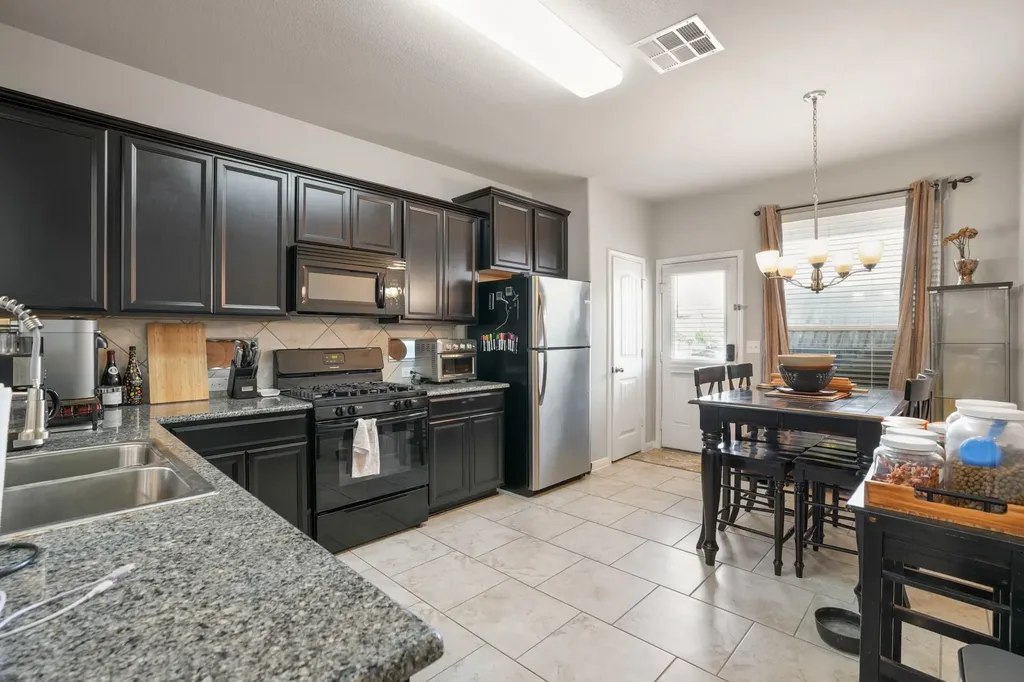 400 Epiphany Lane Pflugerville TX 78660