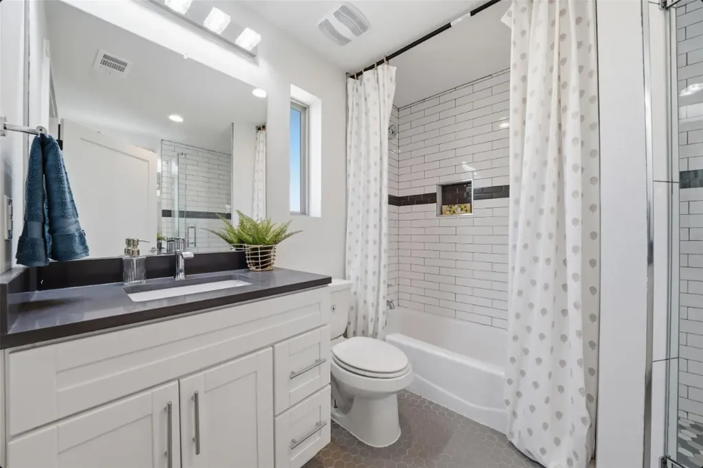 4705 Louis Avenue Austin TX 78721