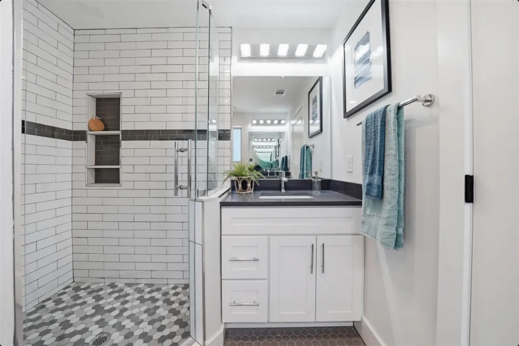 4705 Louis Avenue Austin TX 78721