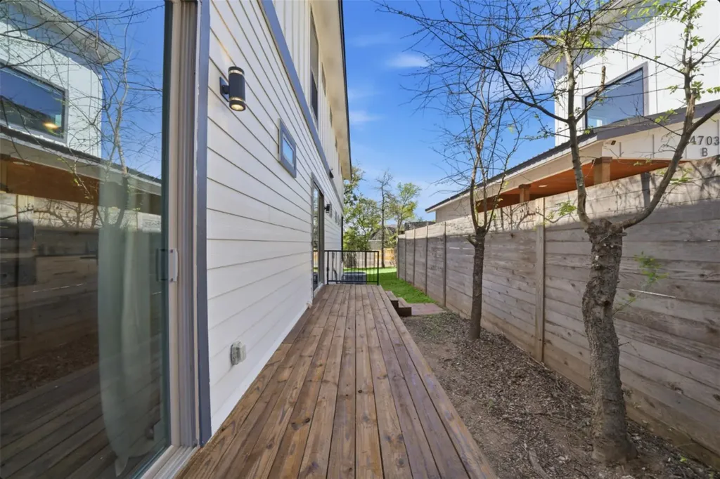 4705 Louis Avenue Austin TX 78721