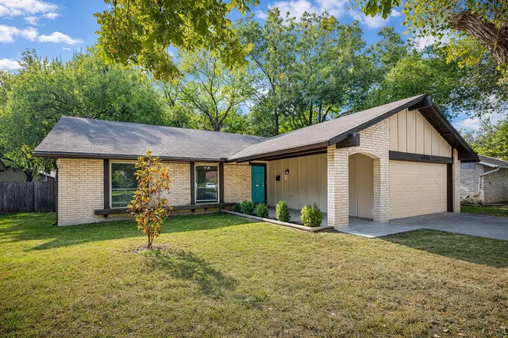 9215 Hunters Trace E Austin TX 78758