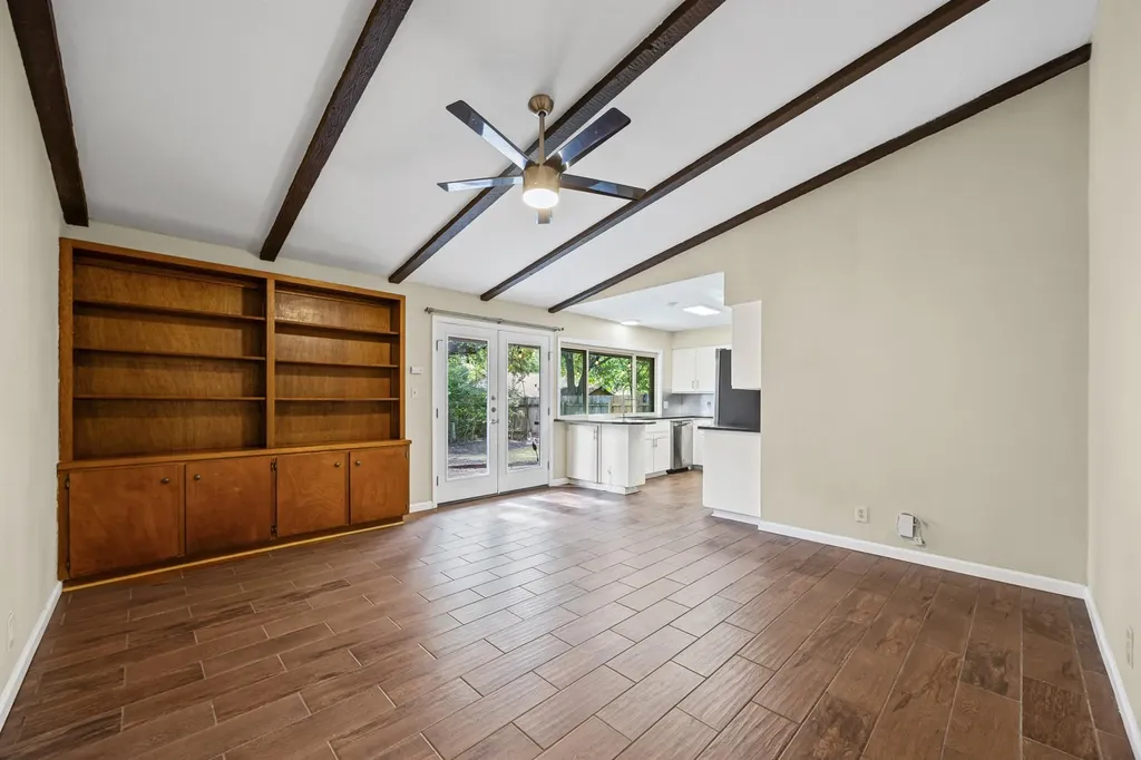 9215 Hunters Trace E Austin TX 78758
