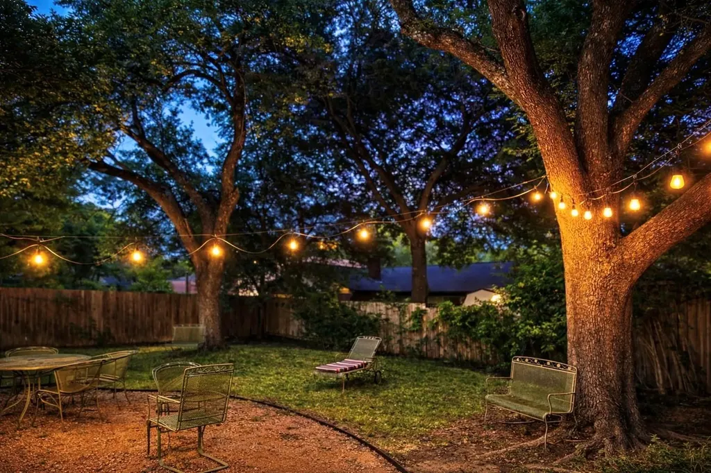 9215 Hunters Trace E Austin TX 78758
