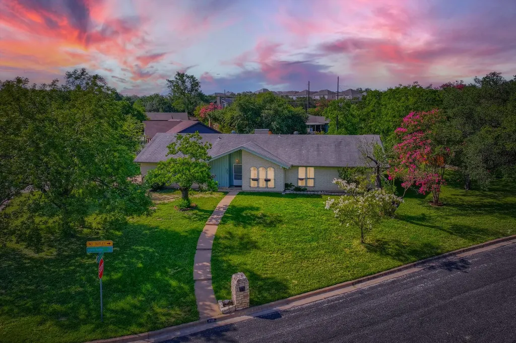 7110 Stone Ledge Circle Austin TX 78736