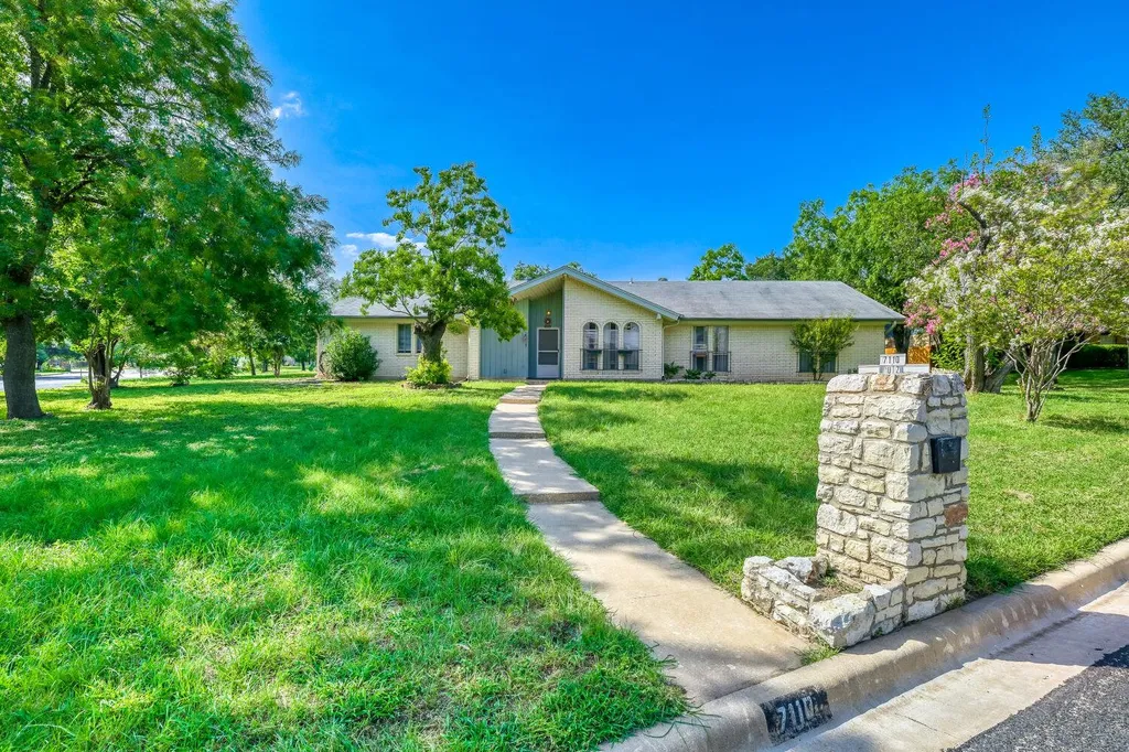 7110 Stone Ledge Circle Austin TX 78736