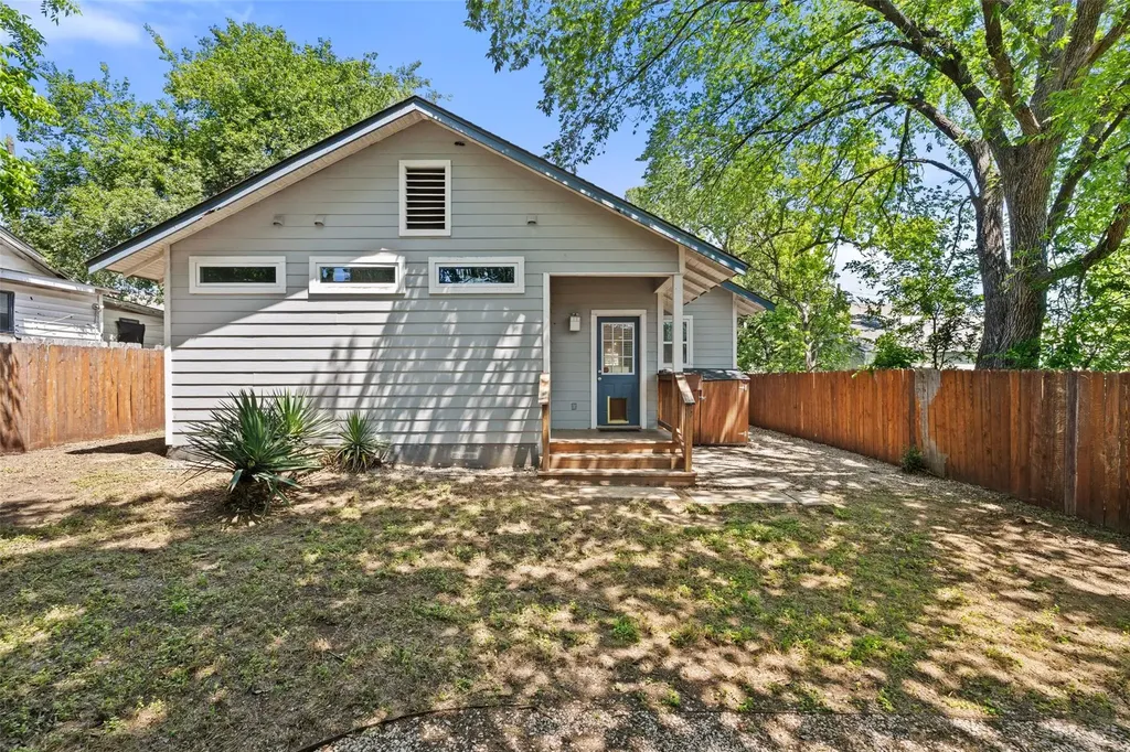3203 E 18th Street Austin TX 78721