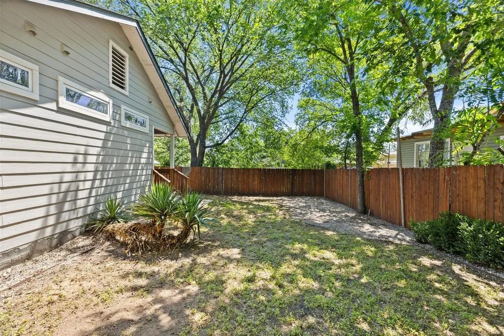 3203 E 18th Street Austin TX 78721