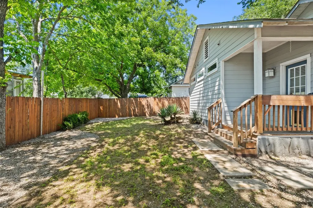 3203 E 18th Street Austin TX 78721