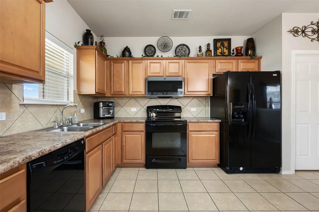 1304 Hensley Drive Leander TX 78641