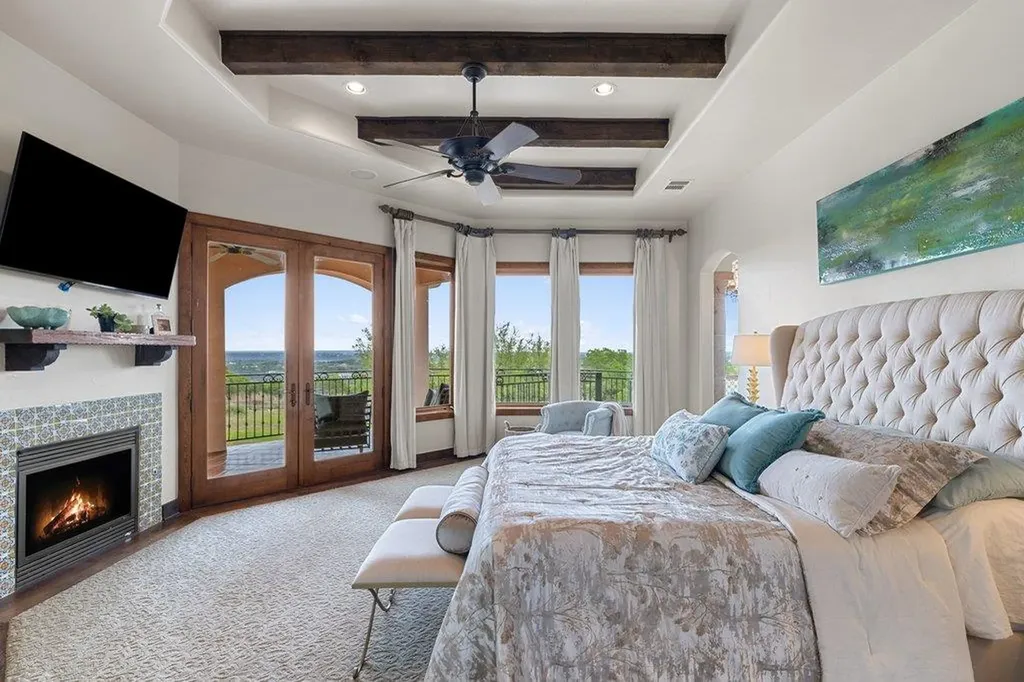 104 S Angel Light Drive Spicewood TX 78669