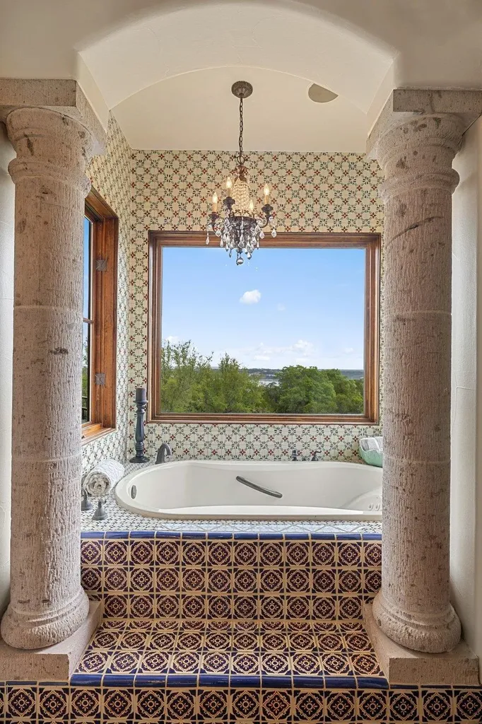 104 S Angel Light Drive Spicewood TX 78669