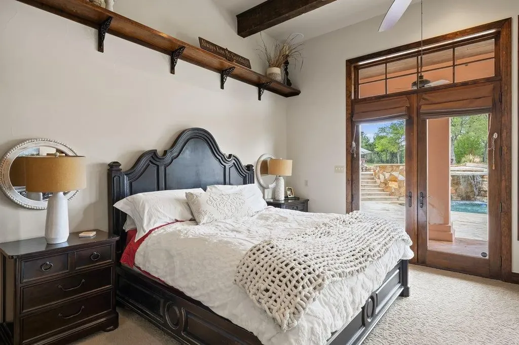 104 S Angel Light Drive Spicewood TX 78669