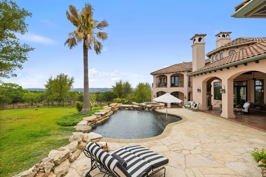104 S Angel Light Drive Spicewood TX 78669