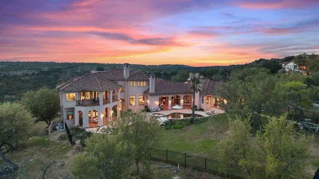 104 S Angel Light Drive Spicewood TX 78669