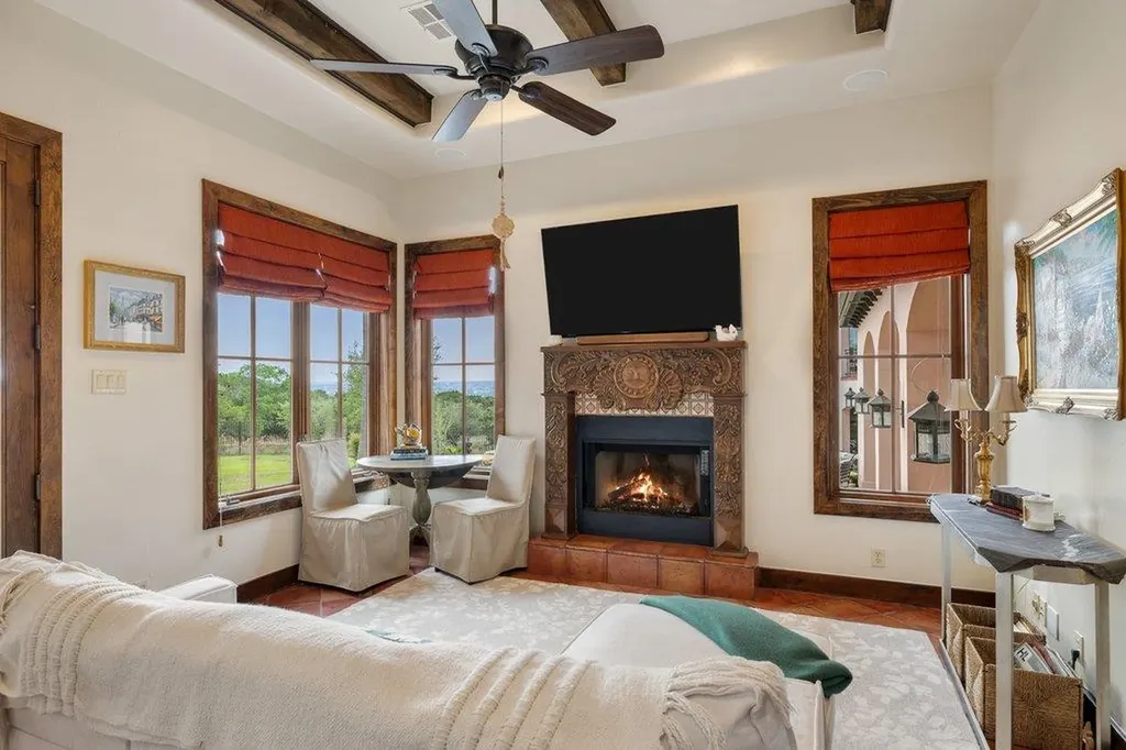 104 S Angel Light Drive Spicewood TX 78669
