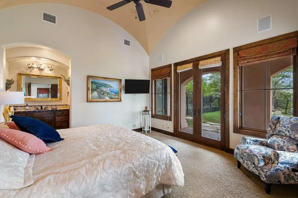 104 S Angel Light Drive Spicewood TX 78669