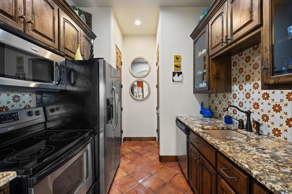 104 S Angel Light Drive Spicewood TX 78669