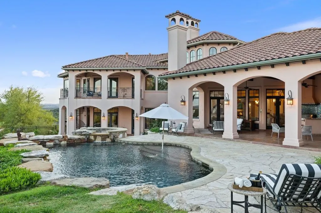 104 S Angel Light Drive Spicewood TX 78669