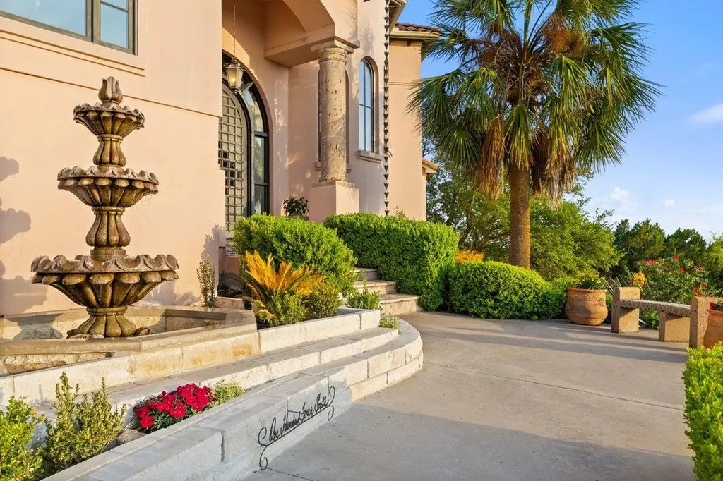 104 S Angel Light Drive Spicewood TX 78669