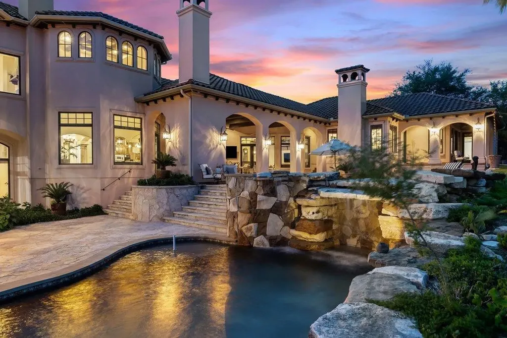 104 S Angel Light Drive Spicewood TX 78669