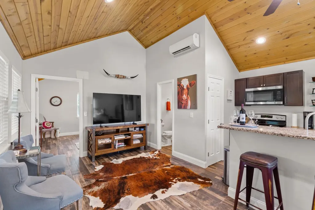 14909 Fitzhugh Road Austin TX 78736