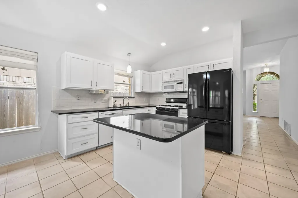 9401 Notches Drive Austin TX 78748